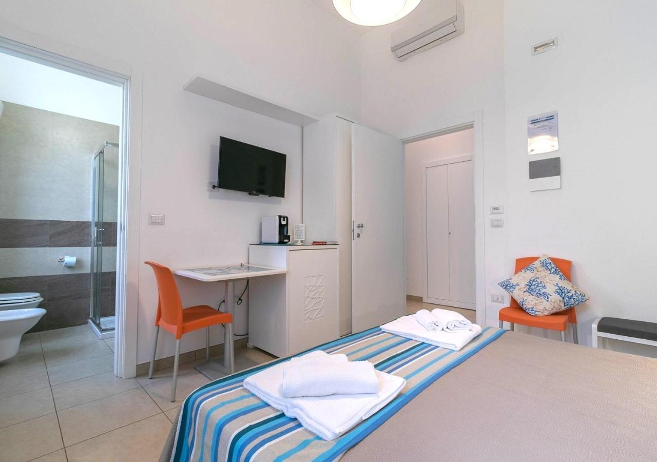 Fronte Mare Rooms By Salentolimit Porto Cesareo Exterior photo