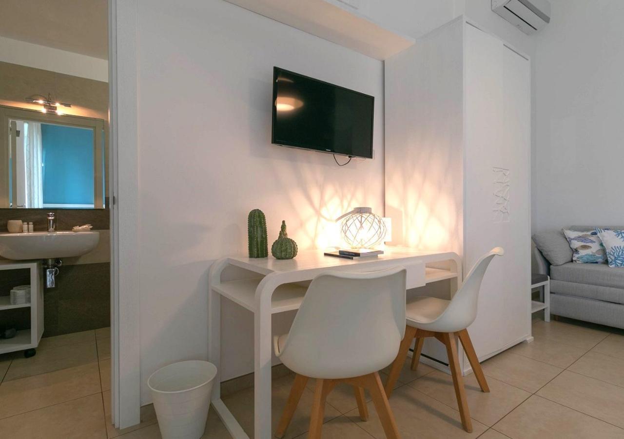 Fronte Mare Rooms By Salentolimit Porto Cesareo Exterior photo