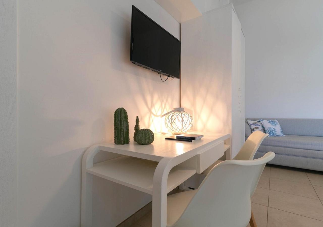 Fronte Mare Rooms By Salentolimit Porto Cesareo Exterior photo